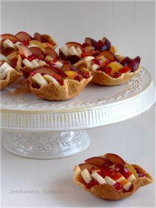 Gyümölcsös kosárkák fűszeres karamellel 3